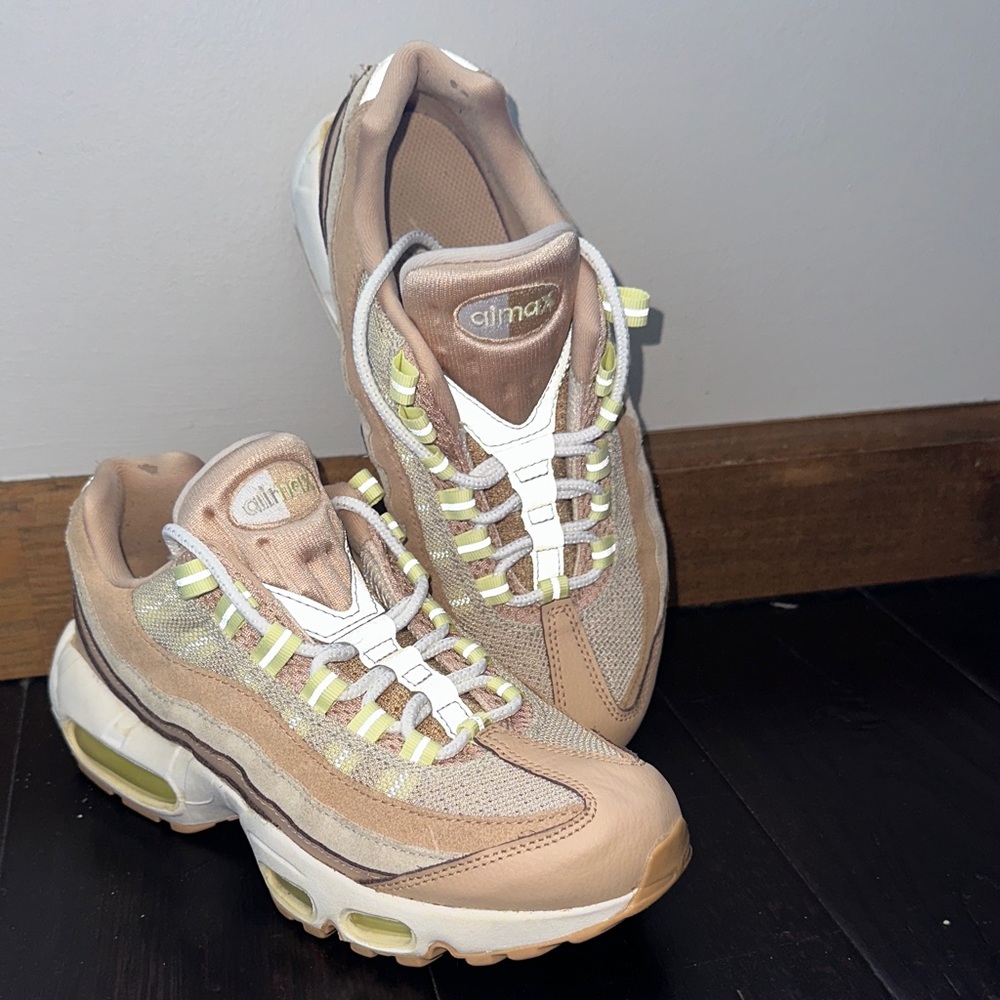 Nike Beige & Light Grey Air Max with Pale Yellow Accents